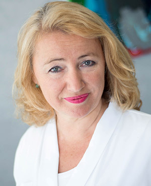 Doctora Adriana Besa, Dentista en Clínica Picasso Mallorca